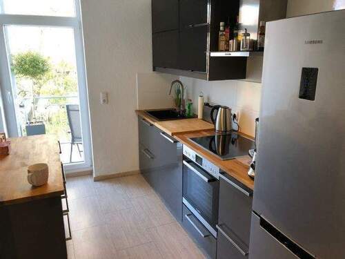 Küche mit Zugang Balkon - 4 Zimmer Etagenwohnung zur Miete in Erfurt