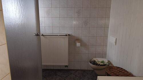 EG - Bad mit WC und Dusche - 