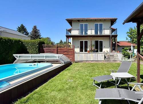 Garten mit Pool - 7 Zimmer Einfamilienhaus zum Kaufen in Berlin