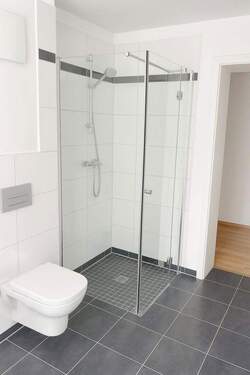 Bad Dusche - 4 Zimmer Etagenwohnung zum Kaufen in Werder