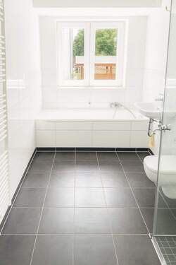 Bad Badewanne - 4 Zimmer Etagenwohnung in Werder