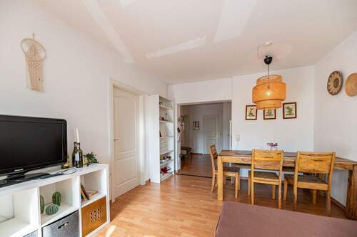 Lichtdurchflutetes Wohn- und Esszimmer - Etagenwohnung mit 87,60 m² in Frankfurt am Main / Oberrad zum Kaufen