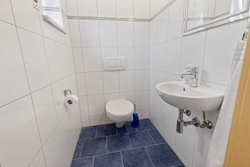 Gäste-WC im Erdgeschoss - 