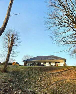 Anblick vom Seeufer - 4 Zimmer Einfamilienhaus zum Kaufen in Hemmoor