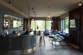 Bar - 7 Zimmer Etagenwohnung in Berlin