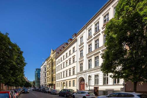 Fassade - INVEST: Charmante 2-Zimmerwohnung im begehrten Scheunenviertel, Berlin-Mitte!- vermietet