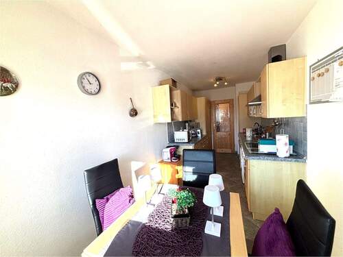 Küche mit Esstisch - 