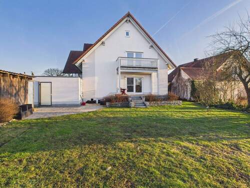 Außenansicht - 4 Zimmer Etagenwohnung zur Miete in Karlshuld