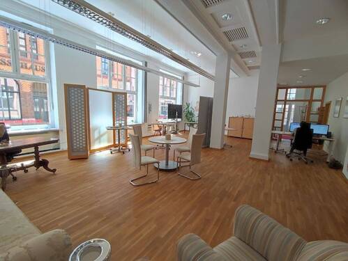 Saal - 3 Zimmer Gewerbeobjekt (Büro, Produktion, Verkauf) in Eisenach