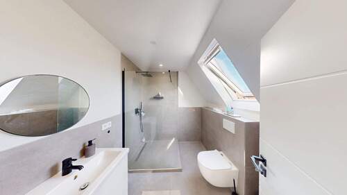 Tageslichtbad 2 im OG - 