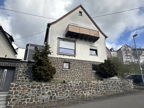 Hausansicht - Wohnen mit Wohlfühlcharakter - 185.000,00&nbsp;EUR Kaufpreis, ca.&nbsp; 95,00&nbsp;m&sup2;&nbsp;Wohnfl&auml;che