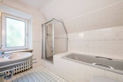 Badezimmer / OG - 