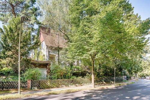 Seitenansicht - 5 Zimmer Einfamilienhaus in Berlin