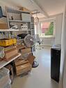 Archivraum mit Regalen - 