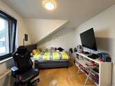 Erstes Schlafzimmer ... - 