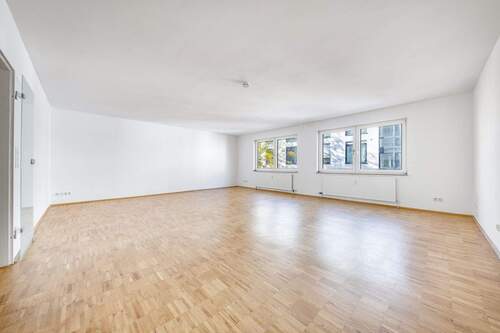 Wohn-/Esszimmer - Großzügige Familienwohnung fußläufig zur Lorettostraße - modern und sehr gepflegt