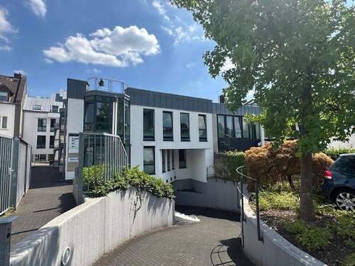 Einfahrt eigene Tiergarage - 