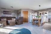 Wohn/-Esszimmer - 