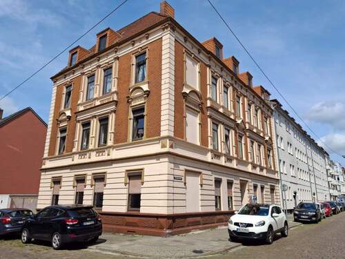 Außenansicht - 80 m² Große Erdgeschoßwohnung ! 3 ZKDB in schöner Lage in Geestemünde zu vermieten