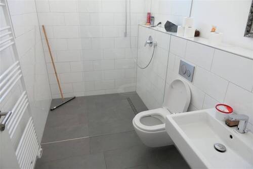 WC - 