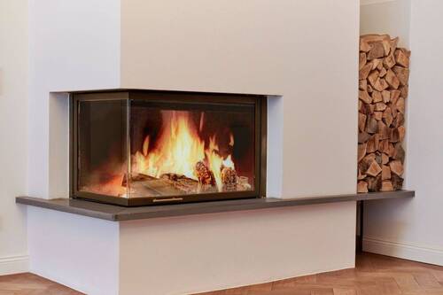 Kamin im Wohnzimmer. - 4 Zimmer Etagenwohnung in München