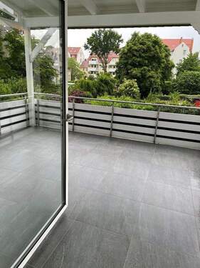 Bild 1 - WG-geeignete 4-Zimmer-Wohnung in zentraler Lage mit großem Balkon