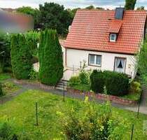 Freistehendes Einfamilienhaus mit Tiefgarage und gemütlichem Garten zur verwirklichung Ihrer Träume. - Merseburg