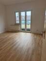 Wohnzimmer - 2 Zimmer Etagenwohnung zur Miete in Köln
