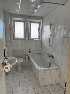 Tageslicht Wannenbad - Etagenwohnung mit 69,00 m² in Köln zur Miete