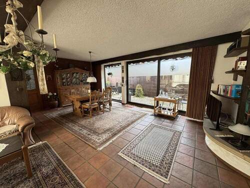 Wohnzimmer - 4 Zimmer Einfamilienhaus in Korschenbroich