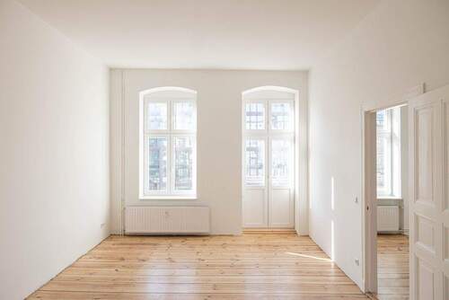 Wohnraum.jpeg - Exklusiv sanierte 2-Zimmer-Wohnung nahe der Spree – lichtdurchflutet, Balkon und sofort bezugsfrei