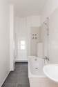 Badezimmer.jpeg - 2 Zimmer Etagenwohnung zum Kaufen in Berlin