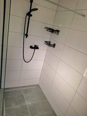 Bad - 3 Zimmer Etagenwohnung zur Miete in Leverkusen
