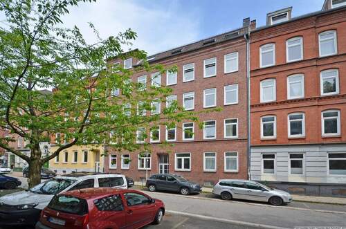 Hausansicht - Gemütliche 2-Zimmer-Dachgeschosswohnung