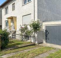 Ruhig wohnen - zentral leben: Zweifamilienhaus in guter Lage von Karben