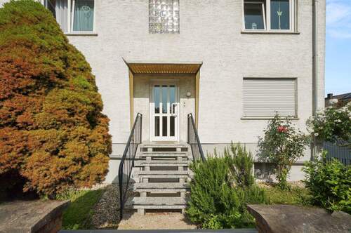 Hauseingang - 6 Zimmer Einfamilienhaus zum Kaufen in Karben