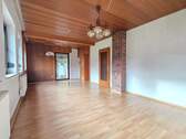 Wohn- und Essbereich EG - 4 Zimmer Mehrfamilienhaus, Wohnhaus in Grub am Forst