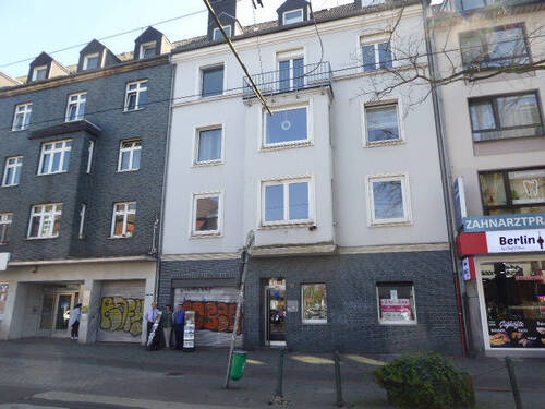 Front - BEZUGSFREI IN 1A-LAGE RATHWESTFALENSTR. 8 RÄUME+2 BÄDER+WC KOMPLETT LAMINAT 3 EINGÄNGE ERDGESCHOSS
