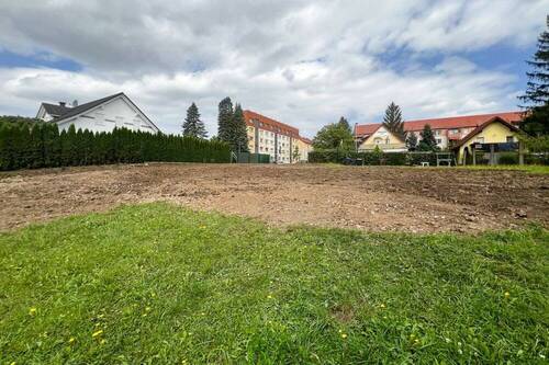 Nachbarbebauung zur Linken - 