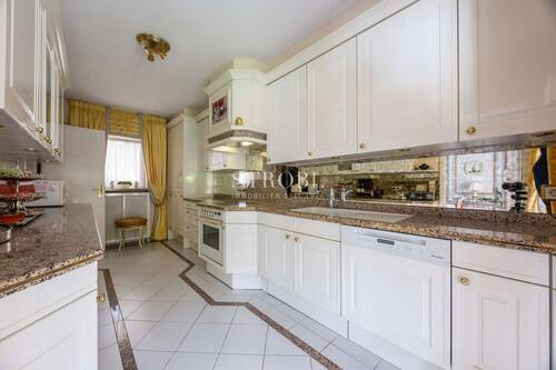Einbauküche - Bungalow mit 274,00 m&sup2; in Grünwald zum Kaufen
