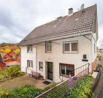 Solide, gepflegt ,familienfreundlich: Geräumiges Einfamilienhaus mit Scheune, Garage und Garten - Sontra Ulfen
