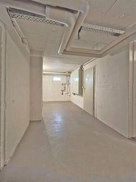 Keller - Mehrfamilienhaus, Wohnhaus mit 808,00 m&sup2; in Eberswalde zum Kaufen