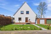 Haus von vorne - Einfamilienhaus mit 114,40 m&sup2; in Wilhelmshaven / Fedderwardergroden zum Kaufen