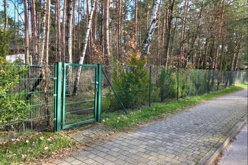 Grundstücksansicht mit Eingang - Großes Wohnbaugrundstück mit Wassernähe in Eggersdorf b. Berlin