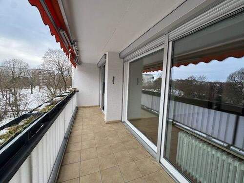 Balkon Küche und WZ - 