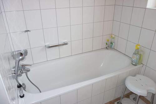 OG - Badezimmer Badewanne - 