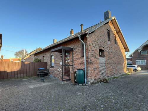 Rück- und Seitenansicht - 4 Zimmer Doppelhaushälfte zum Kaufen in Lägerdorf