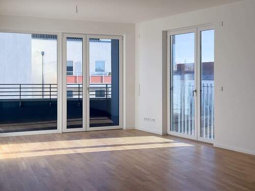 Wohnzimmer - 4 Zimmer Etagenwohnung zum Kaufen in Berlin