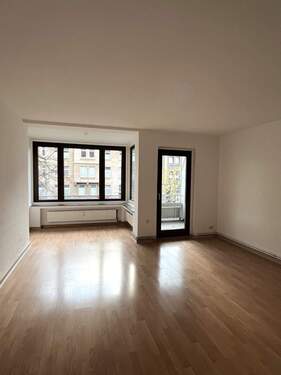 Schlafzimmer 1 Straßenseite - 3 Zimmer Etagenwohnung zur Miete in Hildesheim