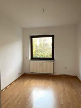 Schlafzimmer 2 Hofseite - 3 Zimmer Etagenwohnung in Hildesheim